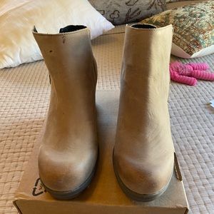 SOREL Joan of Arctic zip boots